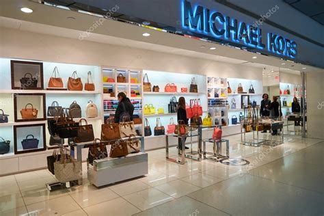 répertoire des boutiques 1 magasins Michael Kors à Laval, 